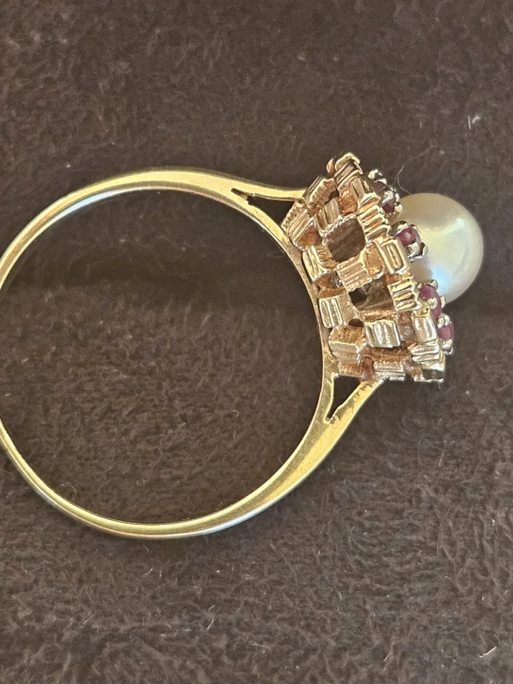 Vintage 14kt (595) Gold, Pearl, and Ruby Ring - Image 2 of 4