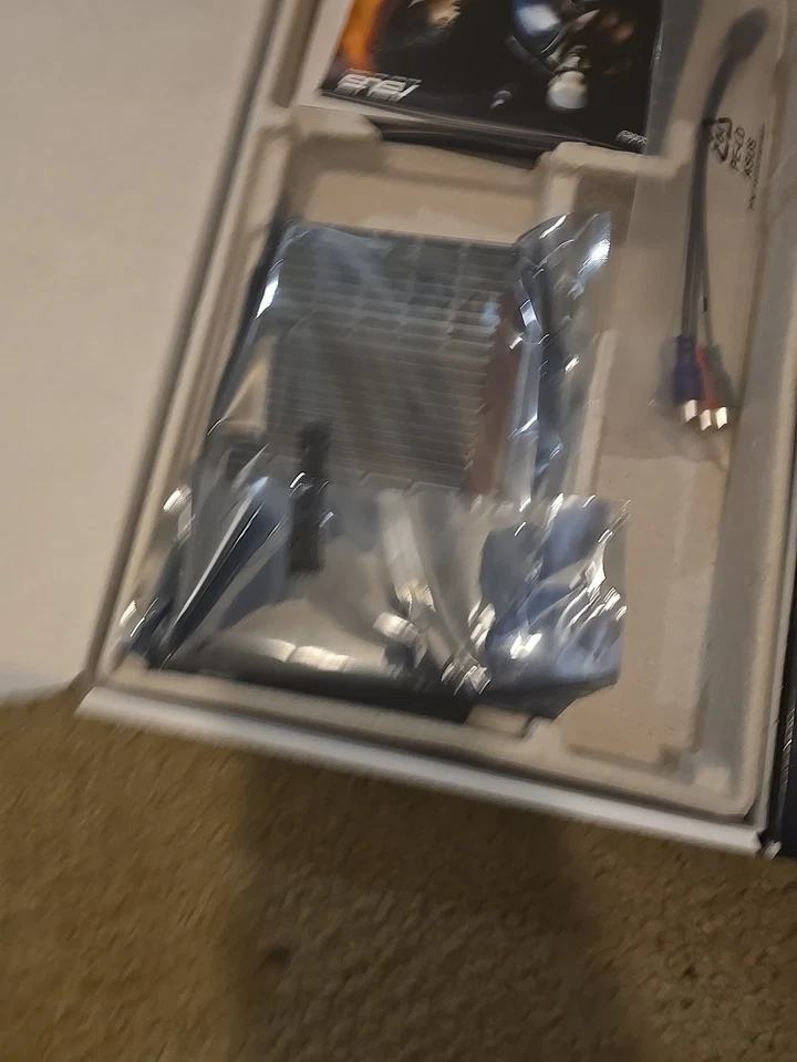 ASUS HD 3650 Silent 512 MB AGP Graphics Card (EAH3650 SILENT HTDI 512M A) - Image 3 of 4