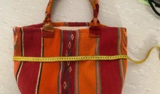 Schultertasche aus Vintage-Teppich Marokko