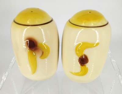 Vintage 1952 HULL POTTERY ceramic SALT & PEPPER SHAKERS Yellow White Brown 3.5''