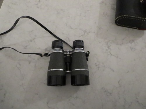 VINTAGE LOW RANGE BINOCULARS, 2 PAIRS 1 W/CASE, LIGHTLY USED FOR OPERAS/PLAYS - Picture 9 of 13
