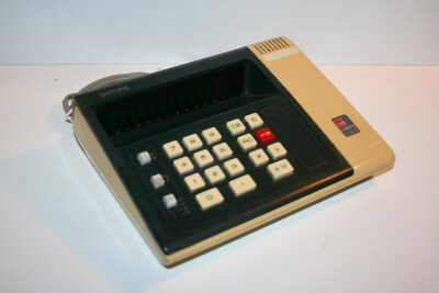 SHARP '' Compet 124 '' / Vintage Desk Top Electronic Calculator / VFD-Display