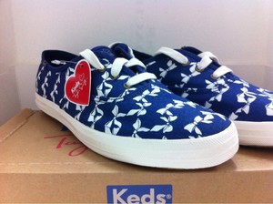 keds navy blue sneakers