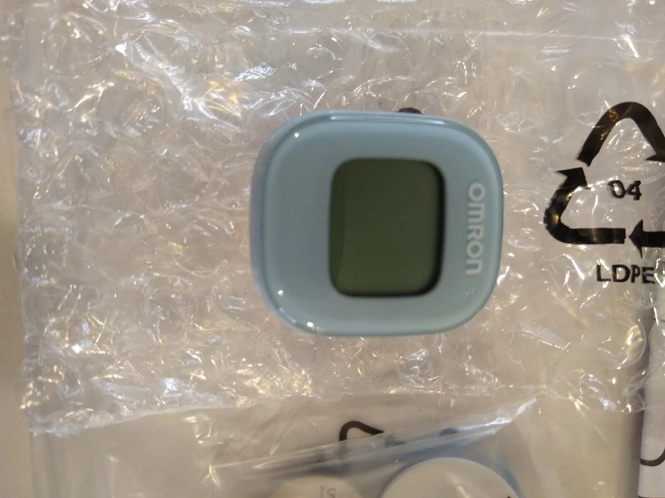 Omron Alvita Wireless Activity Tracker Bluetooth Smart HJ-327T - Image 2 of 4