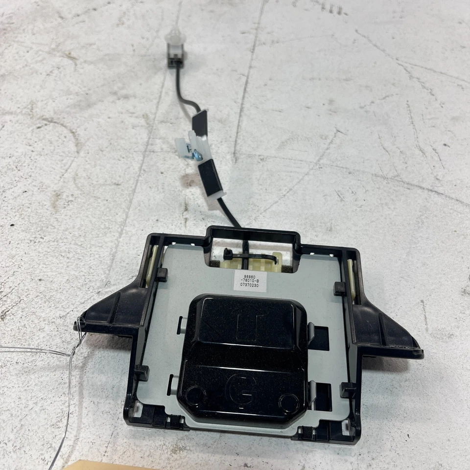 Unidad de módulo de antena de navegación GPS Lexus NX200T NX300H 2015-17 con cable OEM Foto 2 de 4