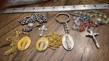 VINTAGE ESTATE, Religious items, Rosarys, Crucifixes, Medallions, 5 pieces(B)