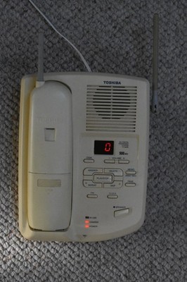 Toshiba FT-8939 900 Mhz Cordless Phone & Digital Answering System
