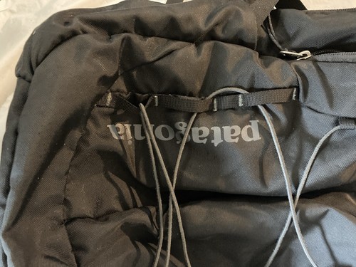 Patagonia 30L Chacabuco Backpack Black Hiking With Laptop Compartment - Picture 3 of 7