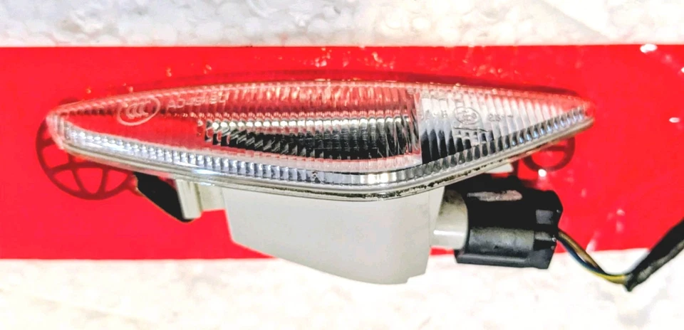 For 2007-14 X3 X5 X6 BMW Right Repeater Side Marker Turn Signal 7267978 - Image 4 of 4