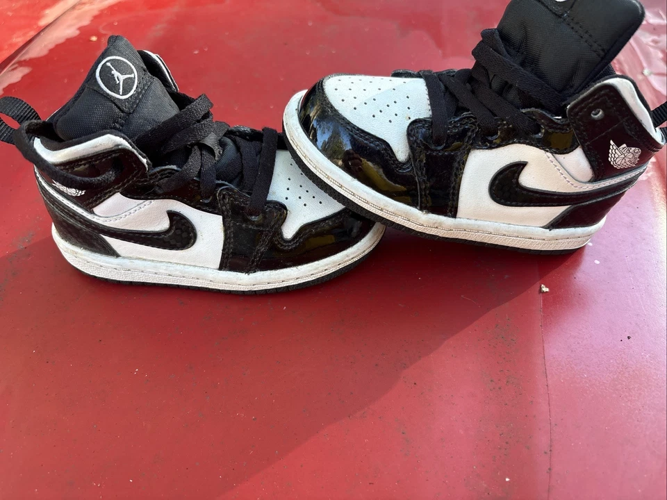 Air Jordan niños pequeños niño o niña talla 7 Foto 2 de 2