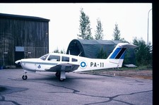 BG203 ORIGINAL K64 AIRCRAFT SLIDE: Finnish AF Piper PA-28RT-201 Arrow IV PA-11