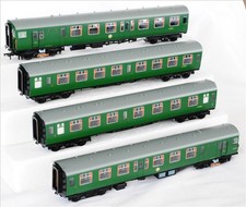Bachmann 31-425 - OO gauge 4-CEP EMU 7105 Late SR Multiple Unit Green