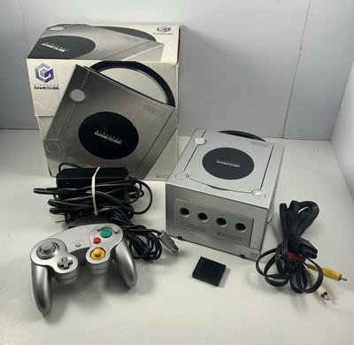 Nintendo GameCube Platinum Silver DOL-101 Console w/ Box *READ DESC* *ODOR*