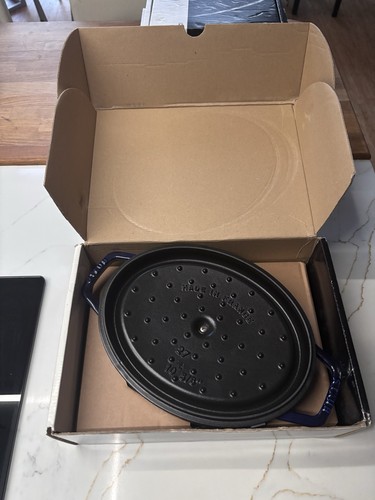 STAUB COCOTTE OVALE 27cm - 3.2L Cast Iron Dark Blue Dutch Oven Ref. #1102791 - Picture 4 of 10