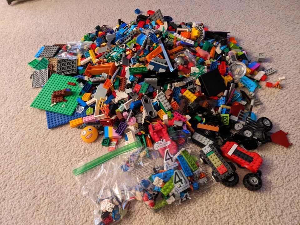 8,5 lb de piezas aleatorias LEGO, placas base, ruedas, figuras. Lote suelto a granel. Foto 3 de 4