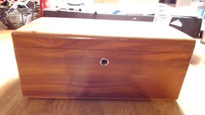 Lane Small Cedar Keepsake Chest Alta Vista Va - Fullerton Furniture - Huron SD