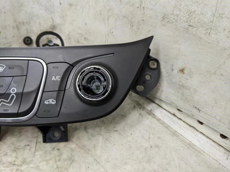 2019-2023 Chevrolet Equinox AC Heater Temp. Climate Control 84422503 OEM *ReaD* Foto 4 de 4