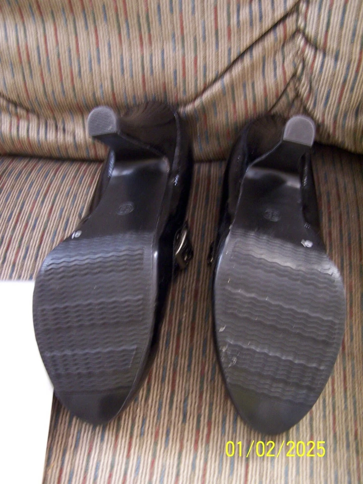 Tacones altos negros Mossimo----Talla 8 1/2 Foto 2 de 2