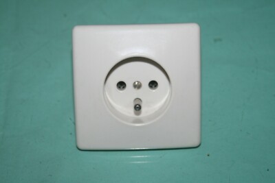 LEGRAND - Prise 2p+t std complet blanche Réf 067713