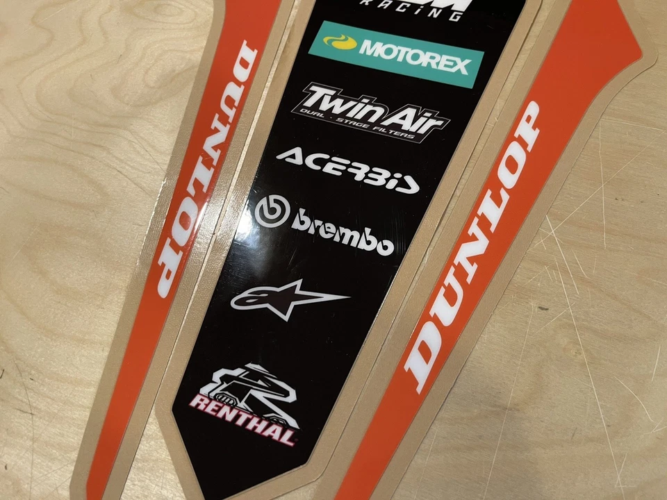 Calcomanía gráfica de fábrica para guardabarros trasero KTM - Se adapta a: KTM 250 350 450 SX-F 2016-2018 Foto 2 de 2