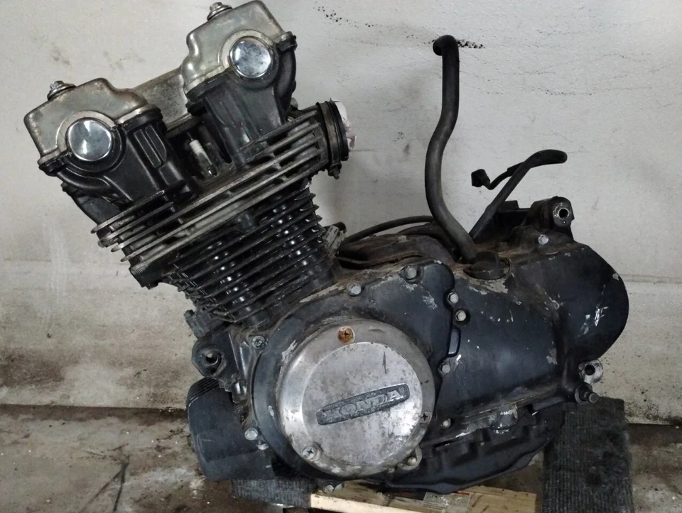 1982 82 Honda CB750 C Custom Engine Motor Complete GUARANTEE & WARRANTY 17k Mile - Image 3 of 4
