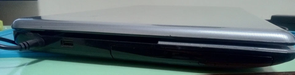 Tolshiba Satelite L75-A7271,17.3",W11Pro,I7-3630QM@2.4Ghz,12Gb 500Gb SSD,WiFi,Bt Foto 4 de 4