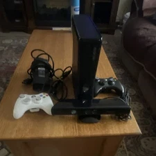 Microsoft Xbox 360 S Kinect Black Console HDMI with Kinect & 2 Controllers