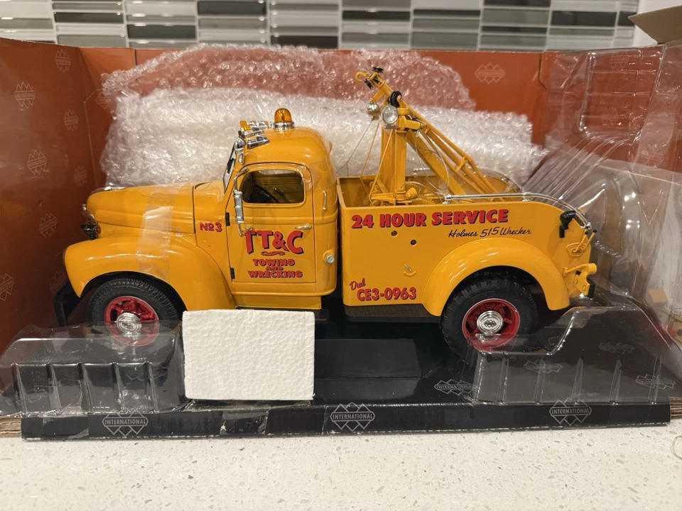 DCP International Model KB-5 1:16 Scale Tow Truck New READ - Image 2 of 4