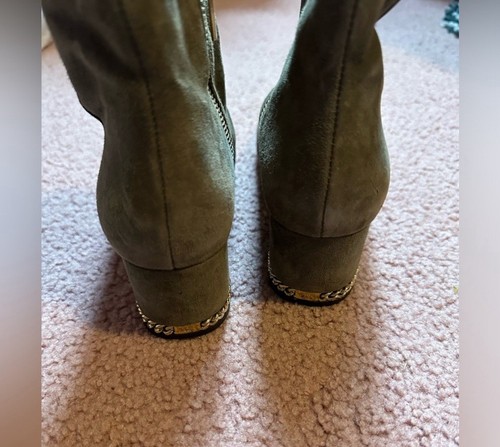 Michael Kors Sabrina leather ankle boot with gold tone heel chain. Size 6 - Afbeelding 5 van 7
