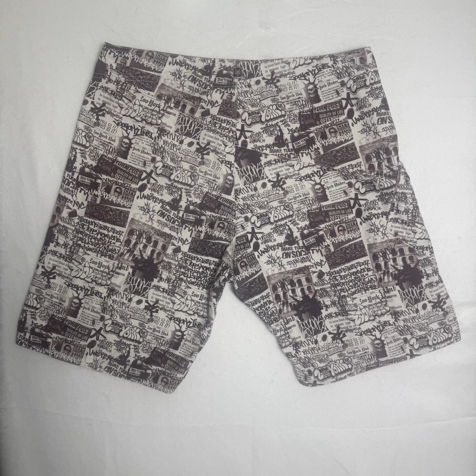 Pantalones Cortos de Natación ZOO YORK Graffiti Estampado de Periódico Para Hombres Talla 38 Patinador Foto 2 de 4
