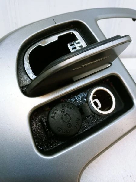 Hyundai Entourage 2006 2007 2008 bisel de cambio moldura fabricante de equipos originales usado probado 84330-4D000 Foto 2 de 4