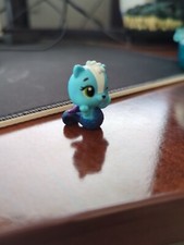 HATCHIMALS COLLEGGTIBLES FIGURE SEASON 5 MER SKUNKLE CHANGES COLOR