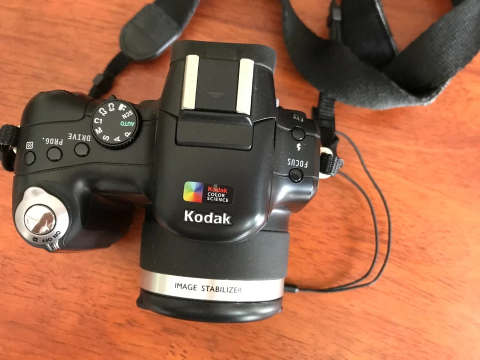 Kodak Easy Share P850 5.1 MP Digital Camera with 12X Optical ZOOM - Original Box - Image 4 of 4