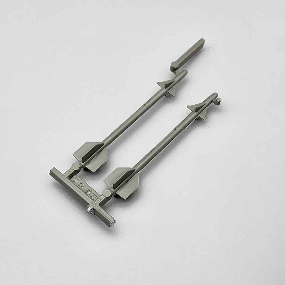 MPC 1/48 Sea Harrier FRS.1 Parts Missiles #72 #63 - Image 2 of 4