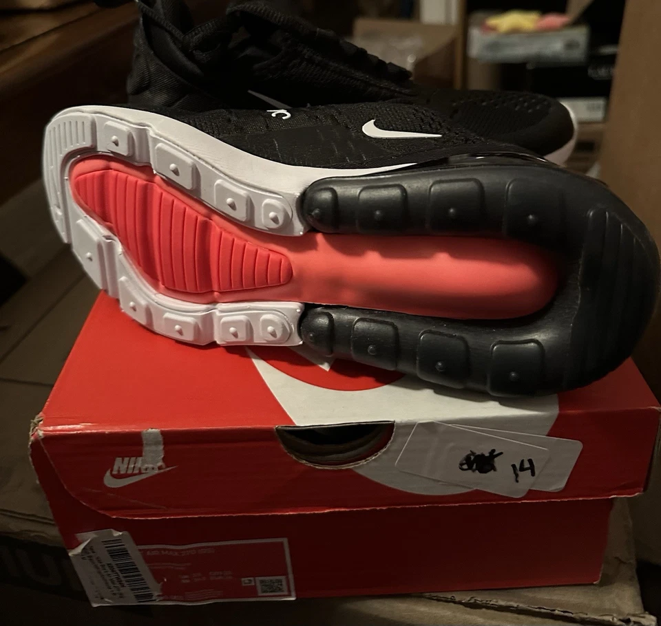 Zapatos de golf Nike Air Max 270 g sin clavos talla 4 Foto 4 de 4