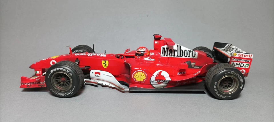 Hot Wheels - Ferrari F2004 - Michael Schumacher - Tabakwerbung & Dirt Look 1/18 - Bild 4 von 4