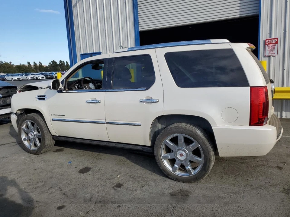Б/у топливный бак подходит: 2009 Cadillac Escalade без китайского оборудования 5,3 л VIN 3 8 d - Изображение 2 из 4