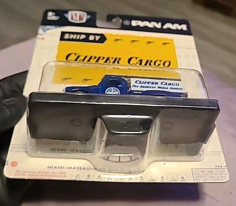 M2 Machines 1954 Studebaker 2R Pickup Truck PAN AM Blue 9,600pcs Auto Drivers - Image 2 of 4