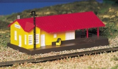 Bachmann 45907 N Fertigmodell ''Freight Station''