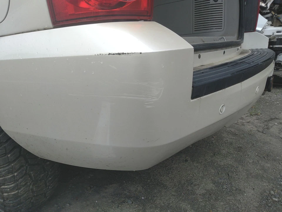 08 GMC YUKON Rear Bumper white Diamond Tricoatpaint Code=98u Foto 4 de 4