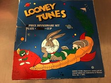 Looney Tunes Bugs Bunny Friends 2 Piece Dinnerware Set
