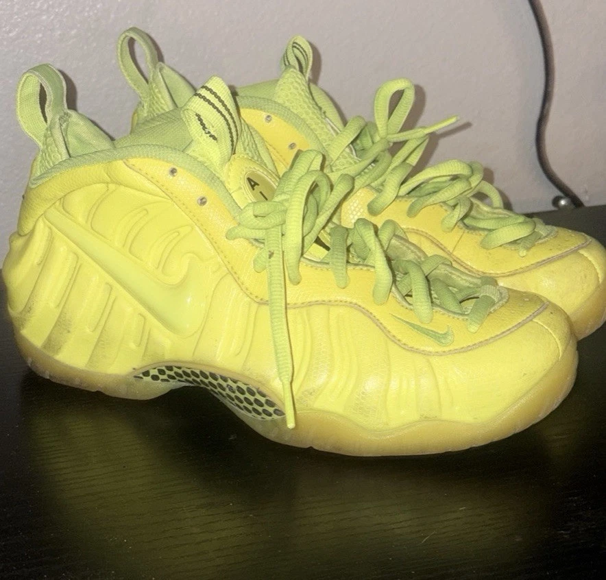 Nike Air Foamposite “Volt”  2014
