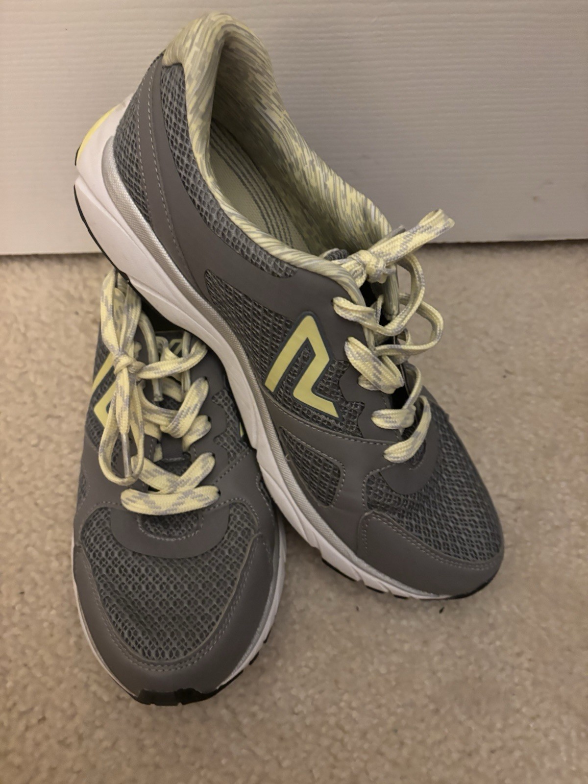 Vionic Satima Sneaker Gray Yellow Mesh Orthopedic Comfort Shoe Women's Sz 10
