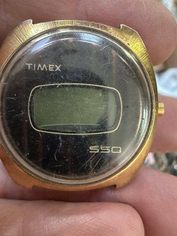 TIMEX VINTAGE DIGITAL SSQ 37MM GOLD PLATED CASE WATCH - No Battery