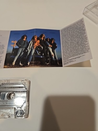 3 x GREAT WHITE ALBUMS On Your Knees, ...Twice Shy, Hooked CASSETTE TAPE LOT - Picture 6 of 18