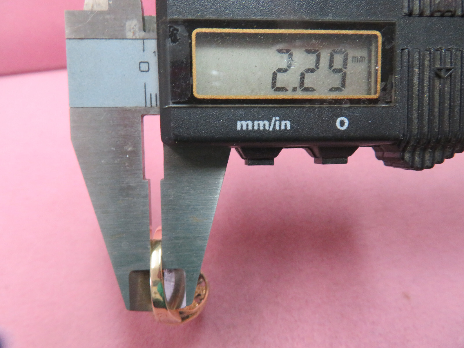 10K Solid Gold Eagle Ring  Size 6.75 - 4.19 Grams - image 8