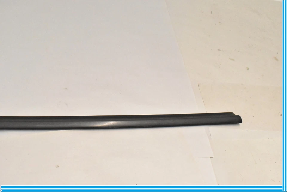 97-06 捷豹 XK8 X100 右前门窗气象条密封原始设备制造商 — 第 2/4 张图片