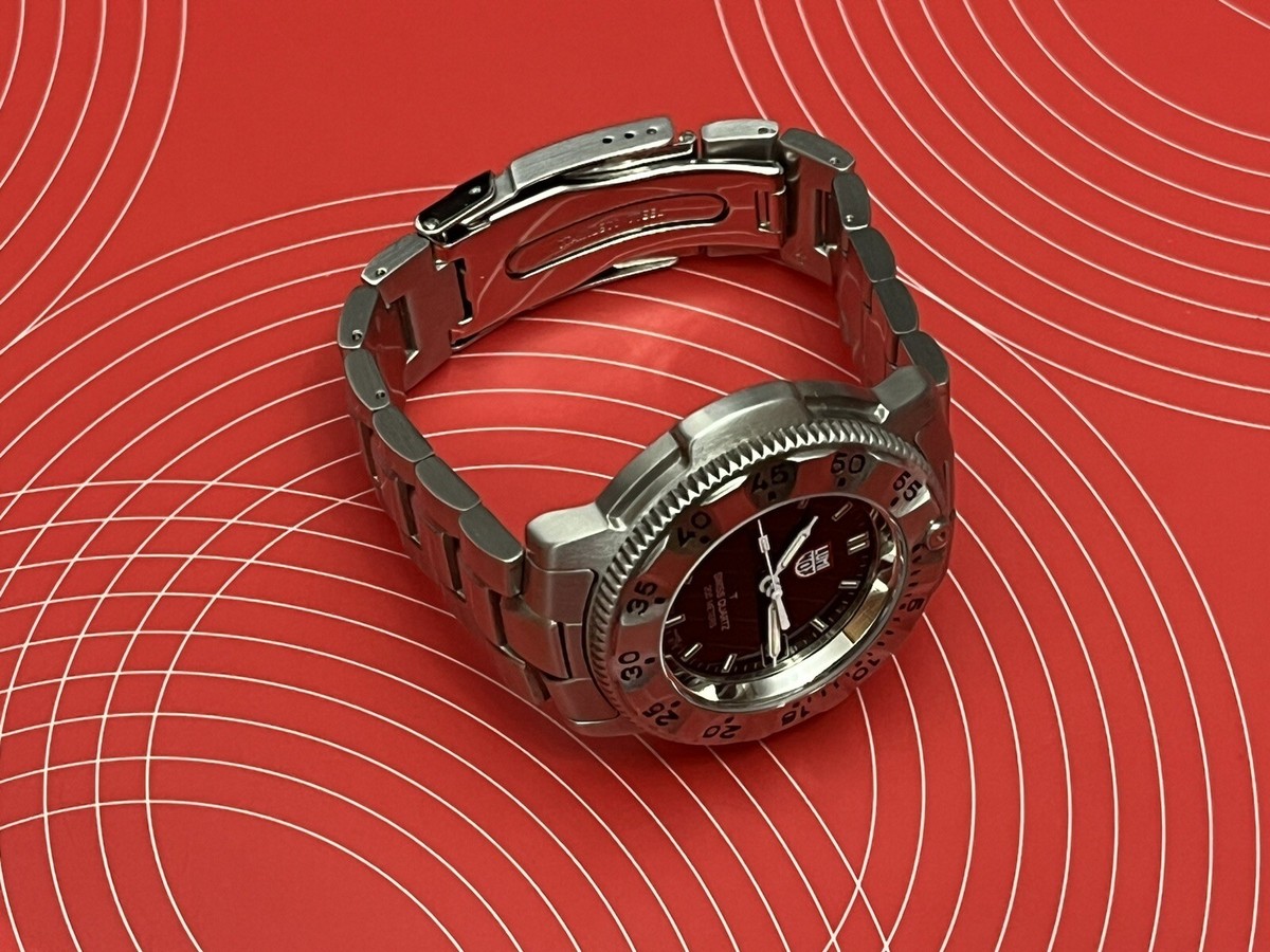 New Luminox Watch NAVY SEAL STEEL 3200 SERIES JPN LTD Back New Luminox Watch NAVY SEAL STEEL 3200 SERIES JPN LTD Back