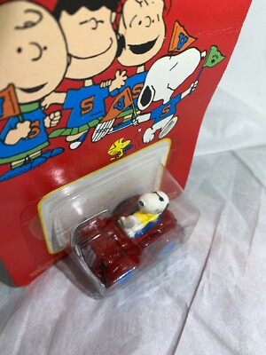 Vintage Hasbro Snoopy Handfuls Mini Die Cast Snoopy In Red Macau