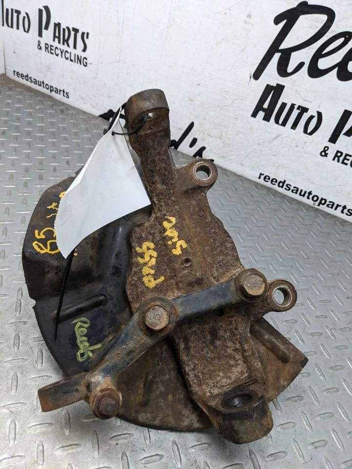 Passenger Right Front Spindle/Knuckle Fits 87-93 MAZDA B-2200 1175599 - Image 2 of 4